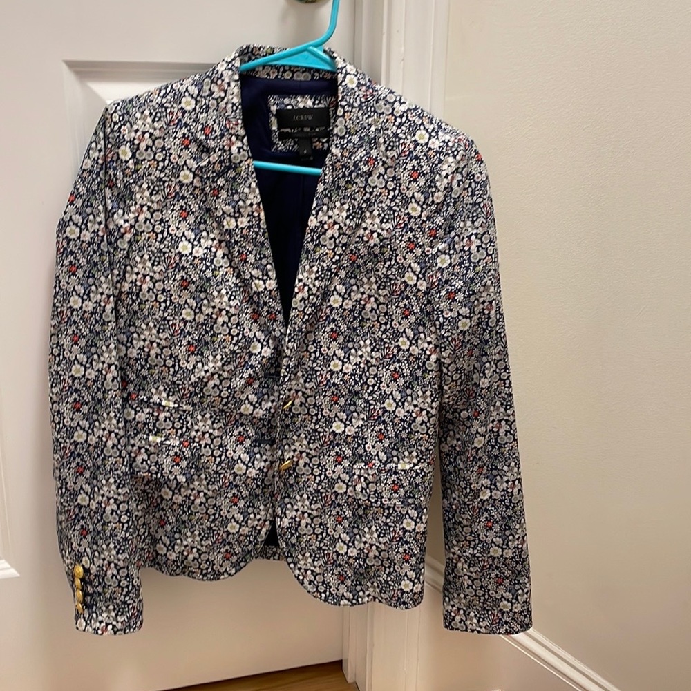 J.Crew - Liberty Print Blazer -Size 6- SCHOOLBOY LIBERTY-OF-LONDON
FLORAL BLAZER